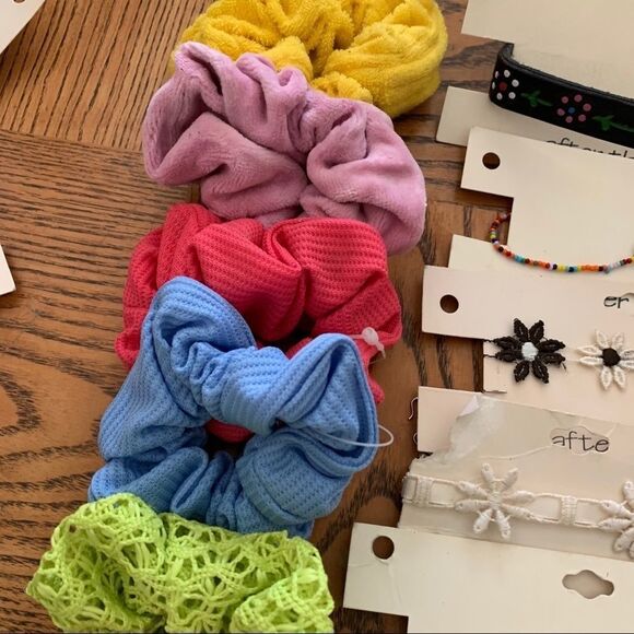 30! Vintage 90s Chokers, Scrunchies, Hair Access - Picture 5 of 7